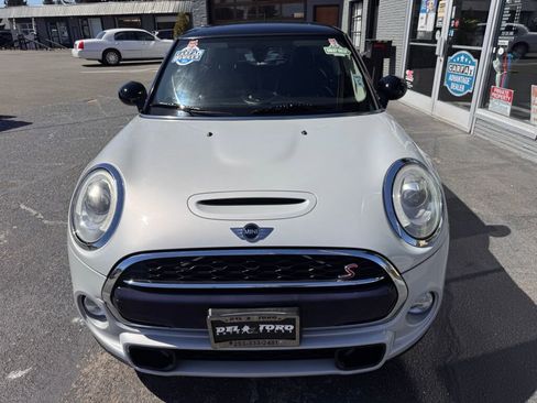 Used 2018 MINI Cooper S FWD image 3
