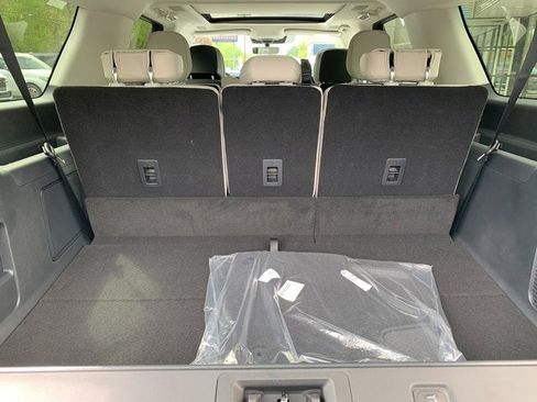 New 2026 Lincoln Navigator L Reserve AWD/4WD image 5