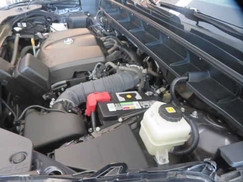 Used 2020 Toyota Highlander XLE FWD image 65