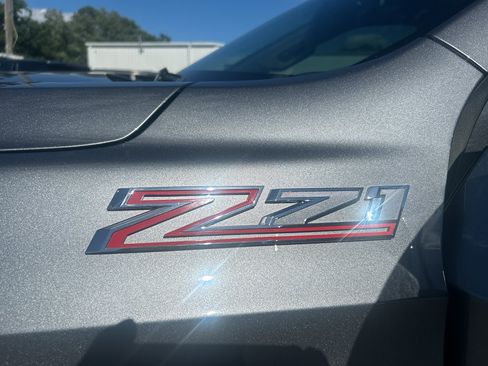 Used 2022 Chevrolet Suburban Z71 AWD/4WD image 5