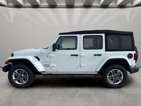 Used 2018 Jeep Wrangler Unlimited Sahara w/ Cold Weather Group image 2