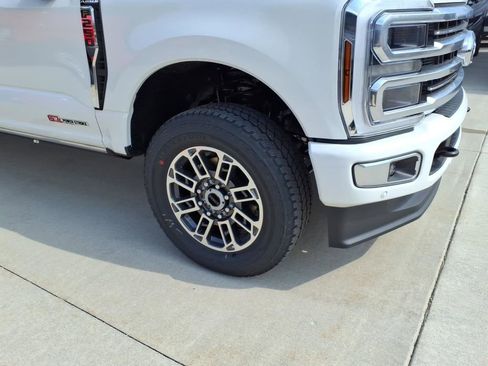 New 2026 Ford F250 Platinum w/ Platinum Plus Package AWD/4WD image 4