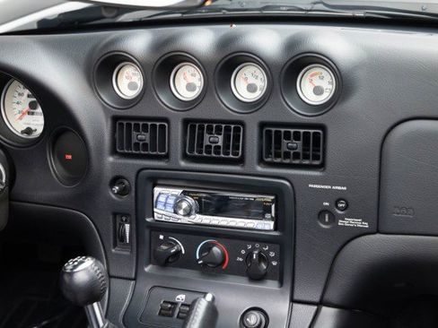 Used 2002 Dodge Viper RT/10 image 16