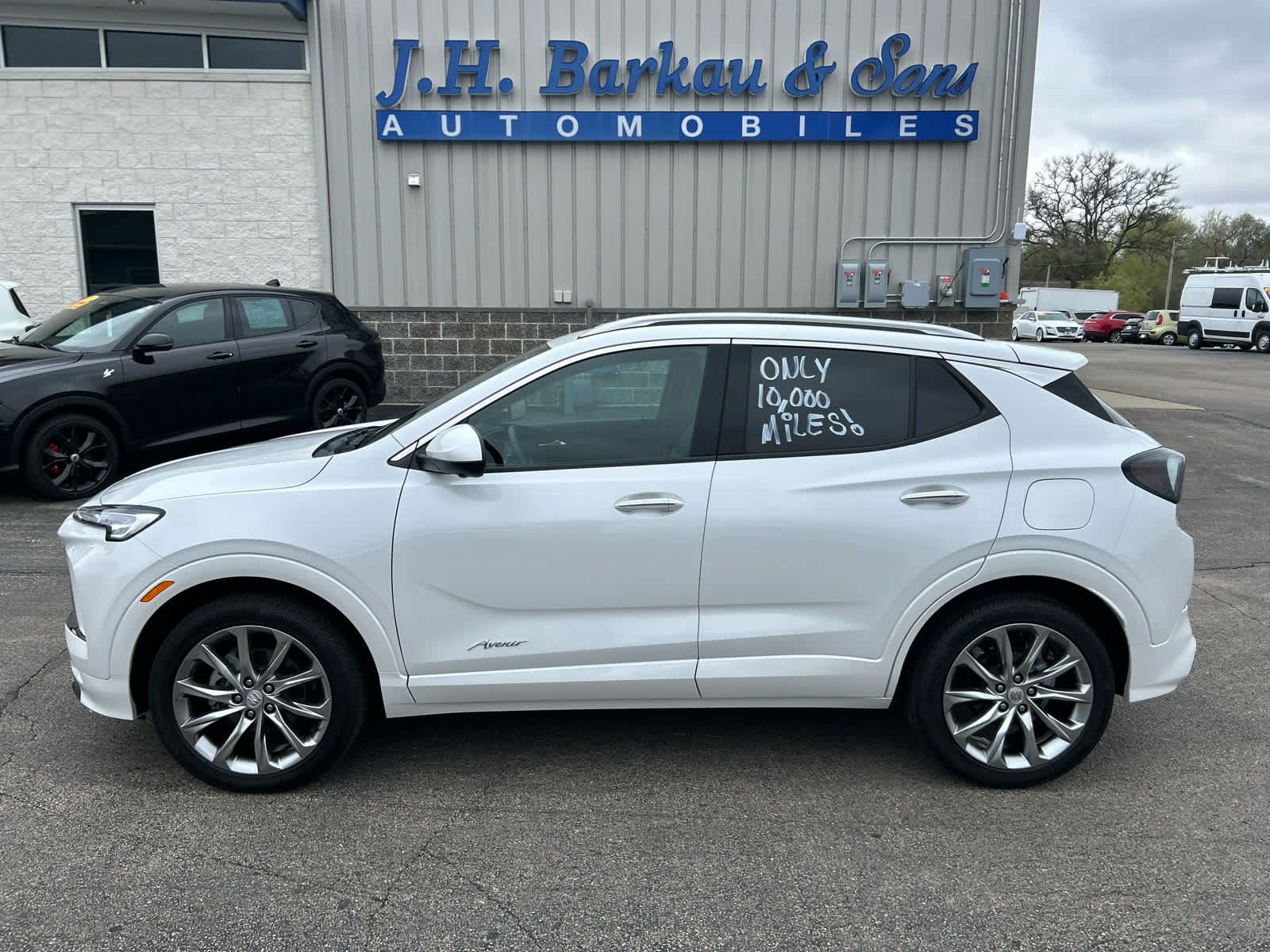 Used 2024 Buick Encore GX Avenir w/ Avenir Technology Package AWD/4WD image 7