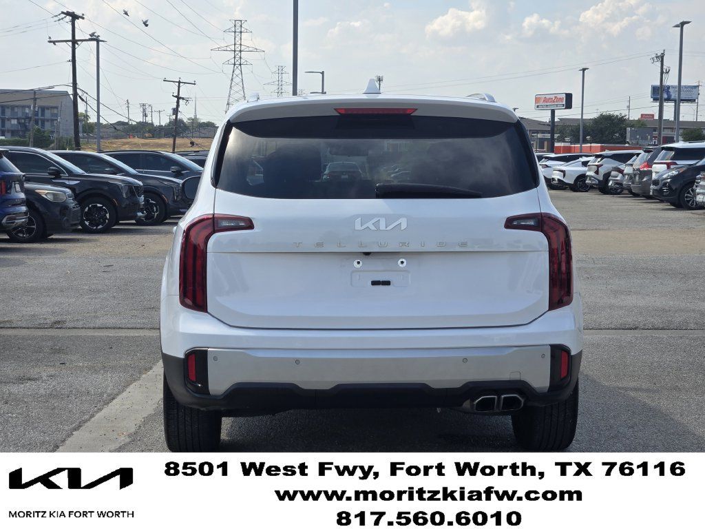 Certified 2025 Kia Telluride EX w/ EX Captain's Chair Package FWD image 5
