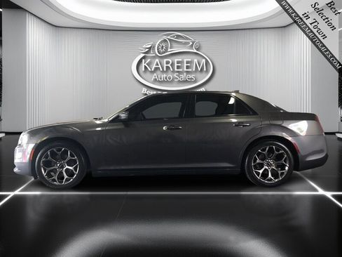 Used 2018 Chrysler 300 S RWD image 8