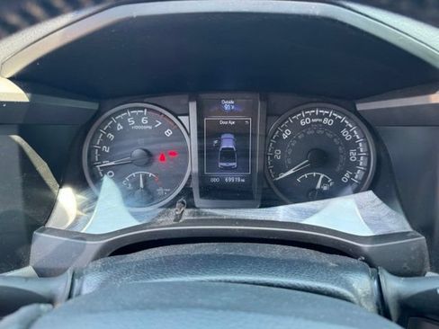 Used 2019 Toyota Tacoma TRD Sport AWD/4WD image 27