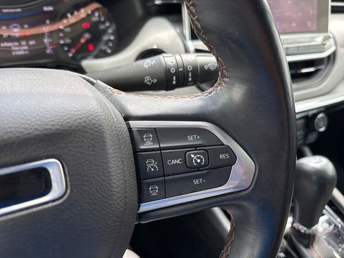 Used 2022 Jeep Compass Limited image 17