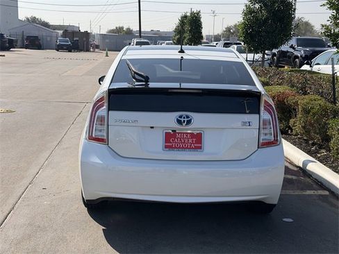 Used 2015 Toyota Prius Four w/ Deluxe Solar Roof Package image 6