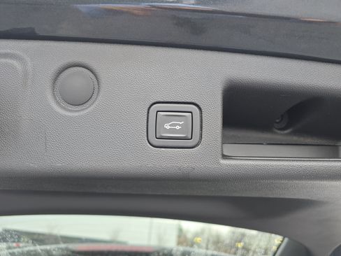 Used 2023 Chevrolet Equinox RS image 6