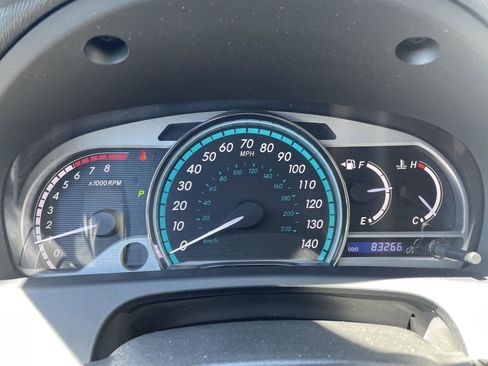 Used 2012 Toyota Venza LE image 2