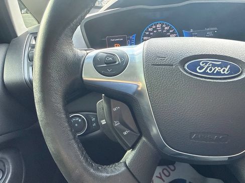 Used 2017 Ford C-MAX Energi Titanium w/ Equipment Group 501A FWD image 15