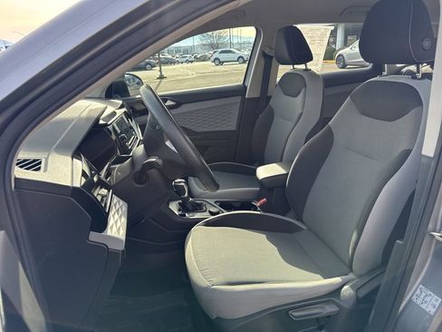 Used 2022 Volkswagen Taos S image 10