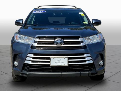 Used 2017 Toyota Highlander XLE AWD/4WD image 4