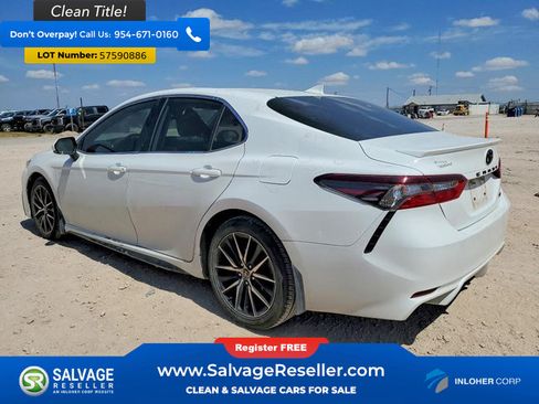 Used 2022 Toyota Camry SE FWD image 3