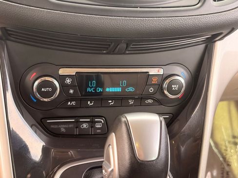Used 2016 Ford C-MAX Energi SEL FWD image 26