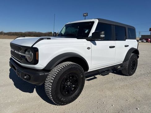 Used 2023 Ford Bronco Wildtrak image 1