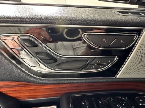 Used 2024 Lincoln Navigator L Reserve AWD/4WD image 18