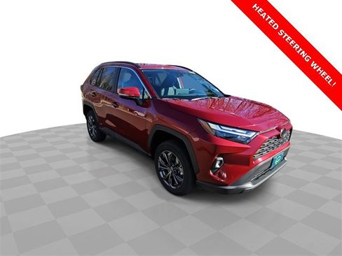 Used 2025 Toyota RAV4 XLE Premium image 2