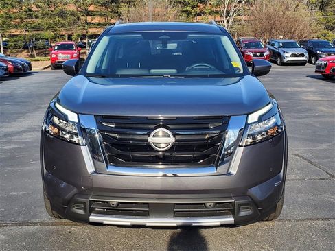 Certified 2025 Nissan Pathfinder SL w/ Cargo Package image 11