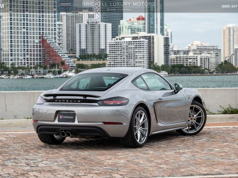 Used 2024 Porsche 718 Cayman image 4