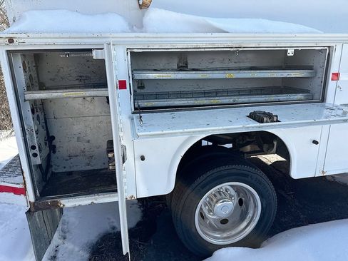 Used 2024 Ford F450 XL w/ XL Chrome Package RWD image 12
