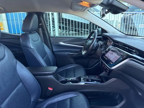 Used 2022 Chevrolet Bolt EUV LT w/ Convenience Package image 22