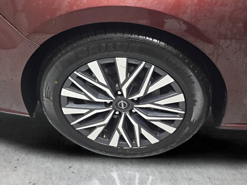 Used 2024 Nissan Altima 2.5 SV FWD image 39
