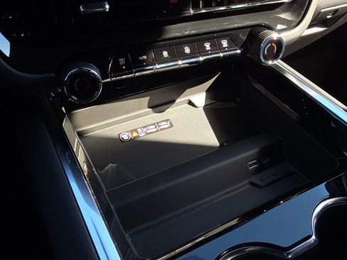 New 2026 Chevrolet Tahoe Premier w/ Sun And Tow Package image 24