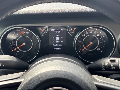 Used 2019 Jeep Wrangler Unlimited Sport S AWD/4WD image 25