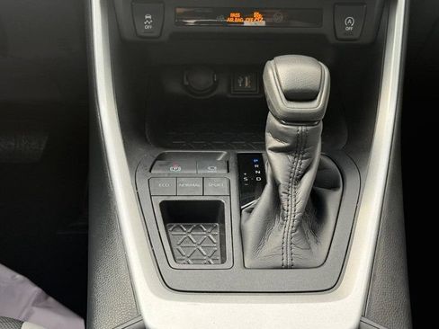 Used 2025 Toyota RAV4 XLE w/ Convenience Package FWD image 20