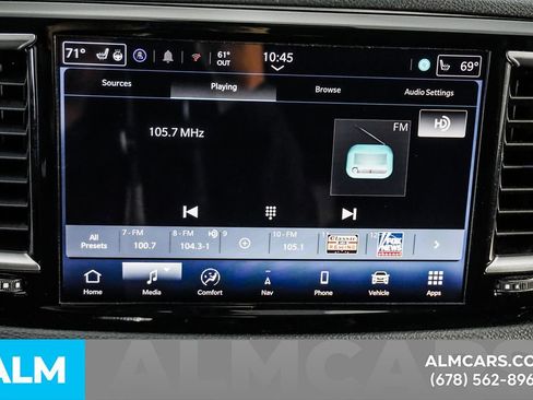 Used 2024 Chrysler Pacifica Select image 40