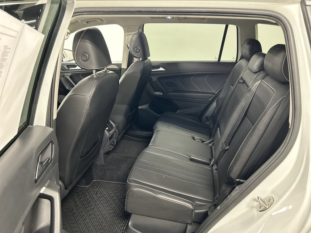 Used 2022 Volkswagen Tiguan SE w/ Panoramic Sunroof Package AWD/4WD image 20