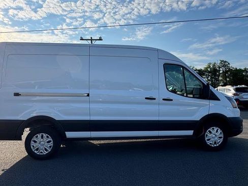 Used 2023 Ford E-Transit Medium Roof RWD image 4