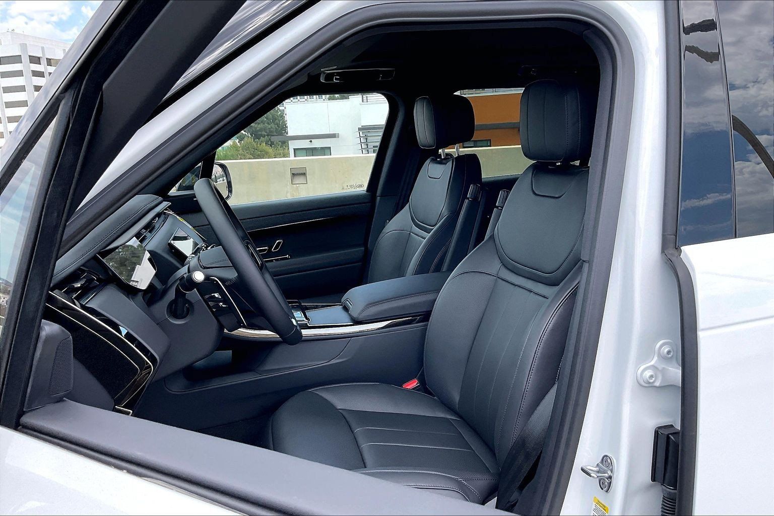 New 2026 Land Rover Range Rover Sport SE AWD/4WD image 15