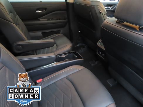 Used 2025 Nissan Pathfinder Platinum image 25
