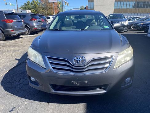 Used 2011 Toyota Camry XLE image 10