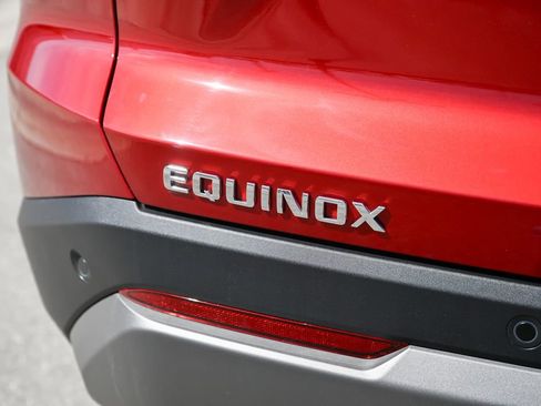 New 2026 Chevrolet Equinox LT w/ Safety and Technology Package FWD image 12