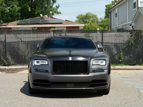 Used 2017 Rolls-Royce Dawn RWD image 4