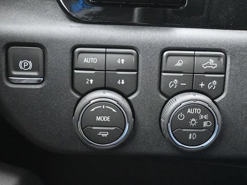Used 2026 Chevrolet Silverado 2500 High Country w/ Technology Package AWD/4WD image 27