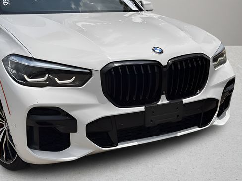 Used 2022 BMW X5 xDrive40i w/ M Sport Package AWD/4WD image 31
