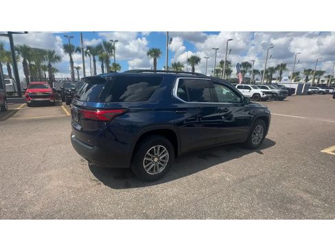 Used 2023 Chevrolet Traverse LT AWD/4WD image 2
