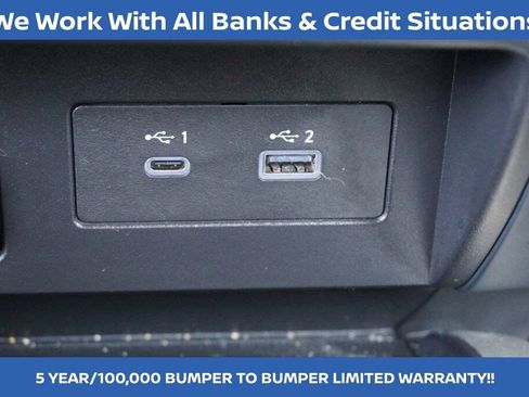 Used 2024 Nissan Titan SV w/ SV Convenience Package image 24