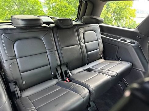Used 2018 Lincoln Navigator Reserve AWD/4WD image 13