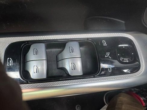 Used 2023 Mercedes-Benz GLC 300 4MATIC w/ AMG Line image 7