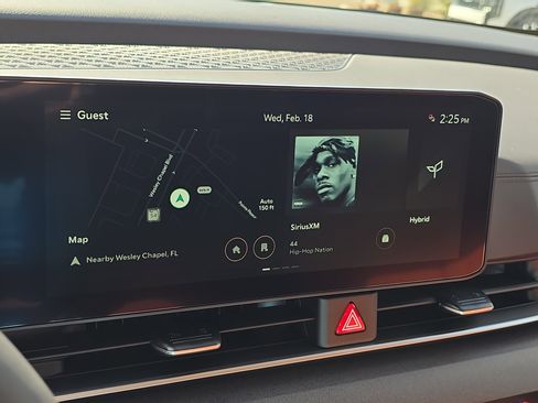 New 2026 Kia Carnival EX FWD image 24
