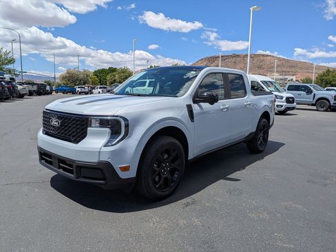 Certified 2025 Ford Maverick Lariat w/ Black Appearance Package AWD/4WD image 8