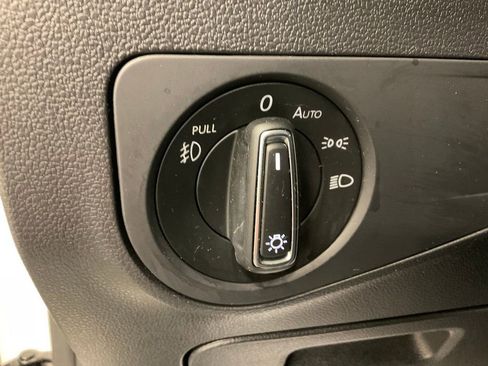 Used 2021 Volkswagen Tiguan S image 13