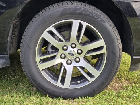 Certified 2024 Ford Expedition Limited image 9