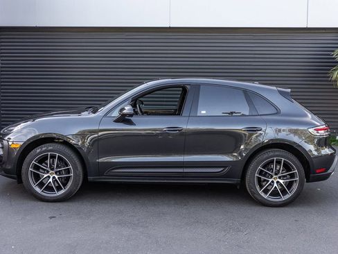 Certified 2025 Porsche Macan image 2